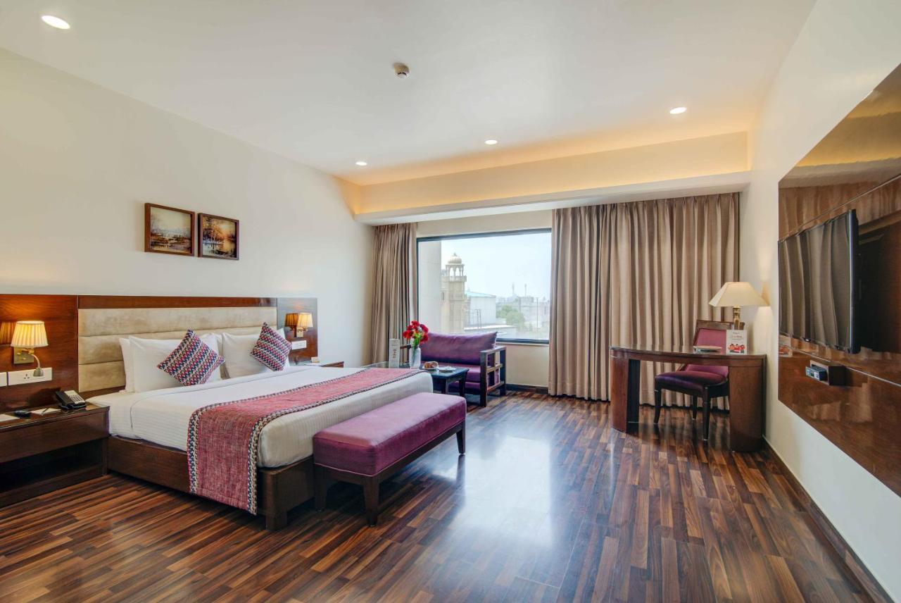 Hotel Home In By Amrik Sukhdev Sonipat Exterior foto