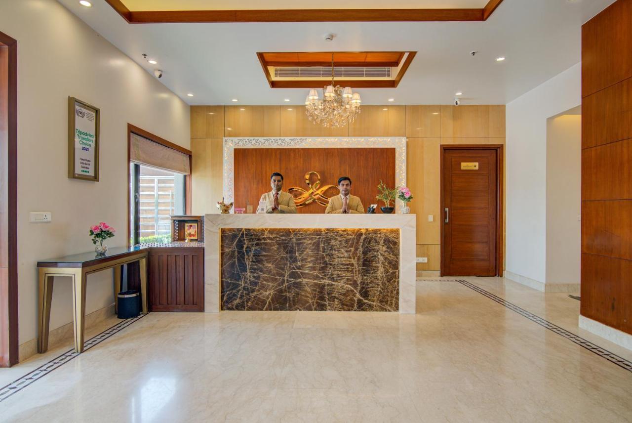 Hotel Home In By Amrik Sukhdev Sonipat Exterior foto