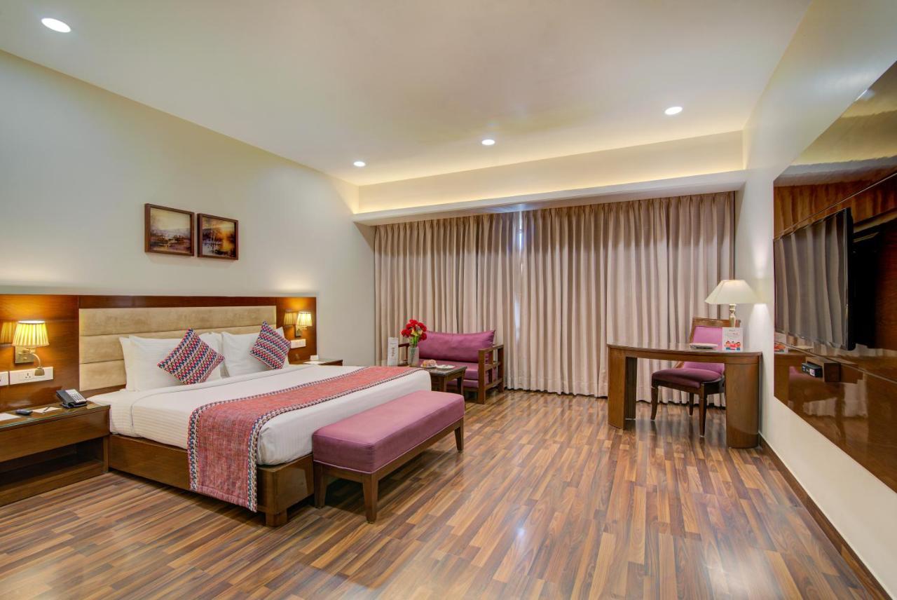 Hotel Home In By Amrik Sukhdev Sonipat Exterior foto