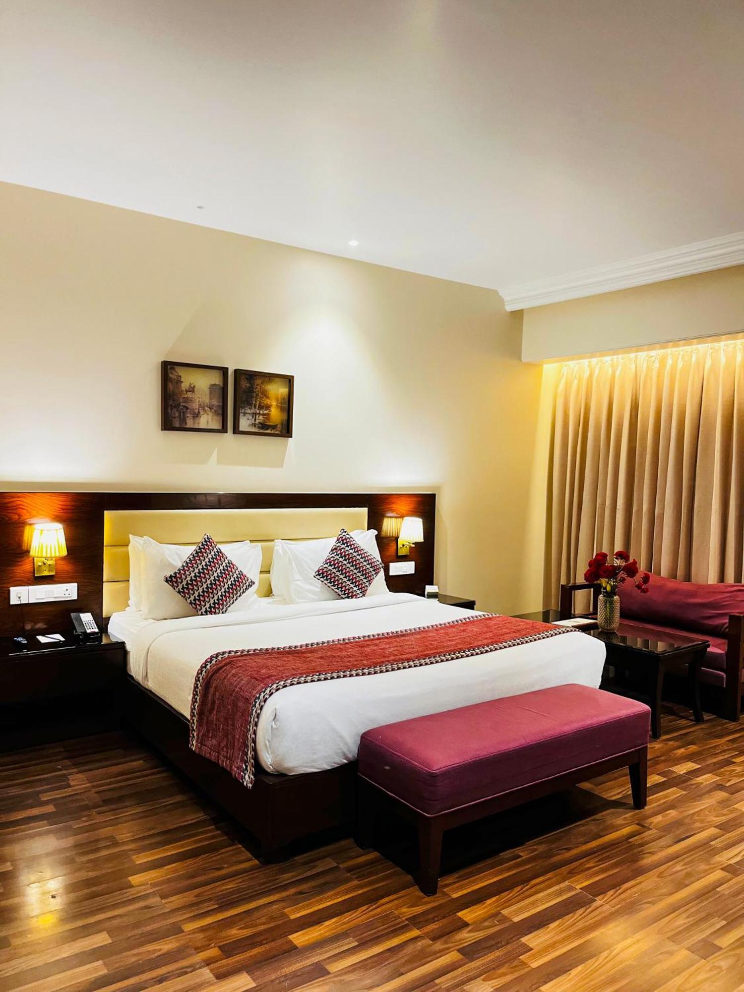 Hotel Home In By Amrik Sukhdev Sonipat Exterior foto